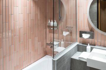 Фото номера Улучшенный семейный номер Отель Original Sokos Hotel Vaakuna Kouvola г. Коувола 3